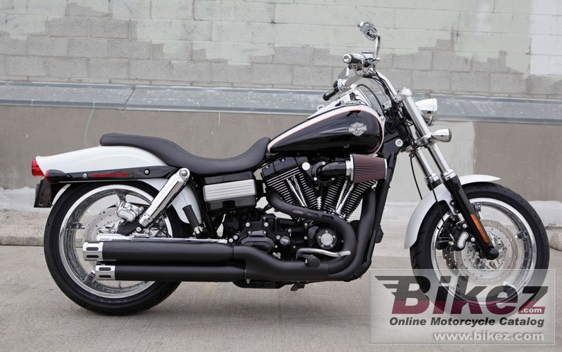 Big Harley-Davidson dyna fat bob dark custom picture and wallpaper from Bikez.com